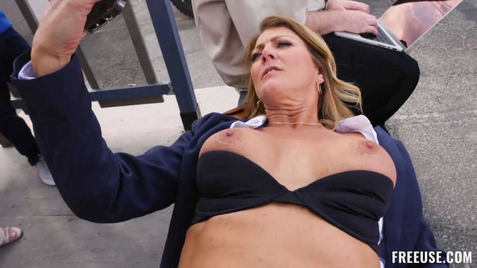 Summer Stevens - What We Do In the Bus Stop - 02/25/25